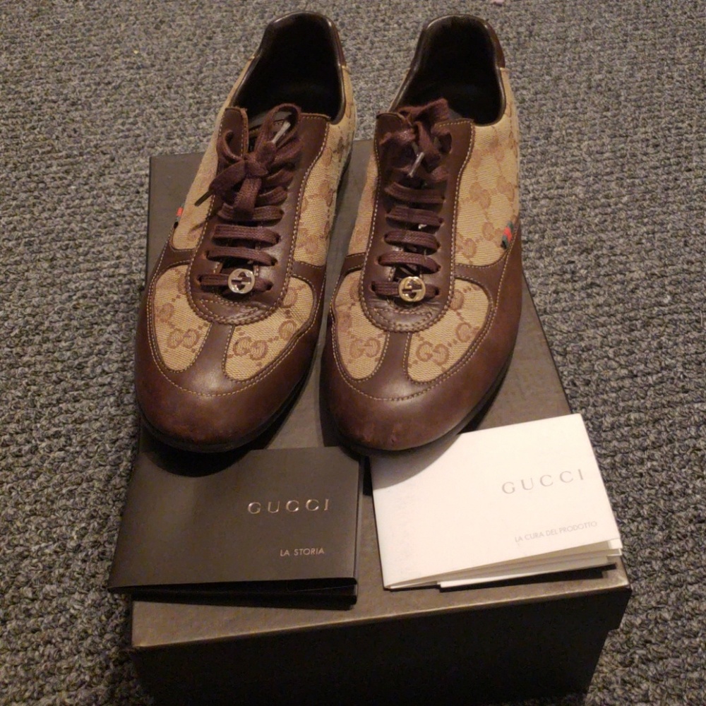 Sneakers